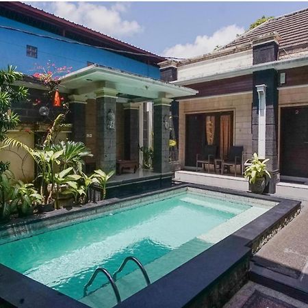 Denays Guesthouse Jimbaran Exterior photo