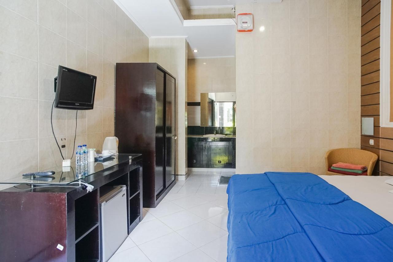 Denays Guesthouse Jimbaran Exterior photo