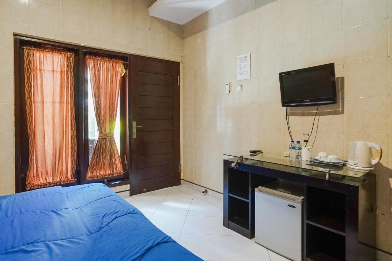 Denays Guesthouse Jimbaran Exterior photo
