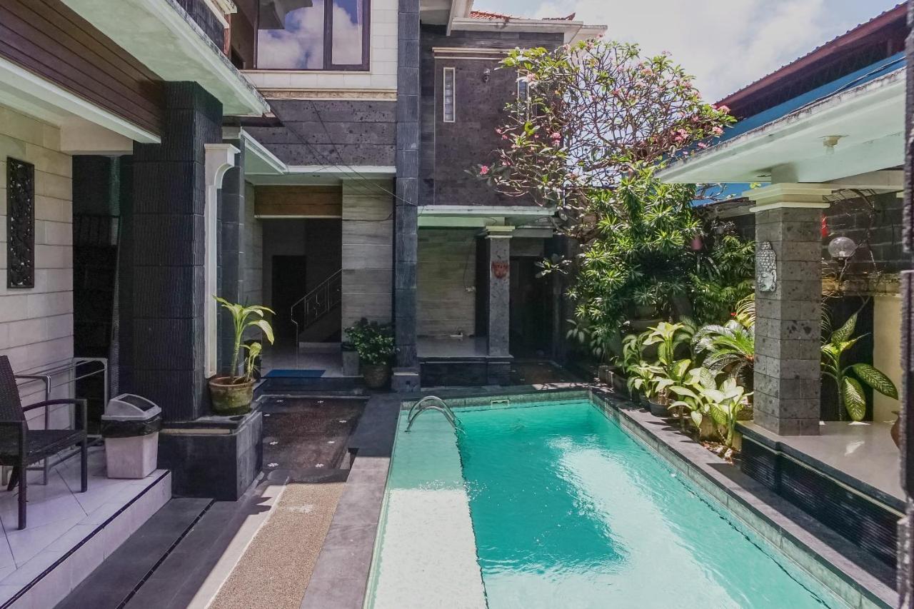 Denays Guesthouse Jimbaran Exterior photo