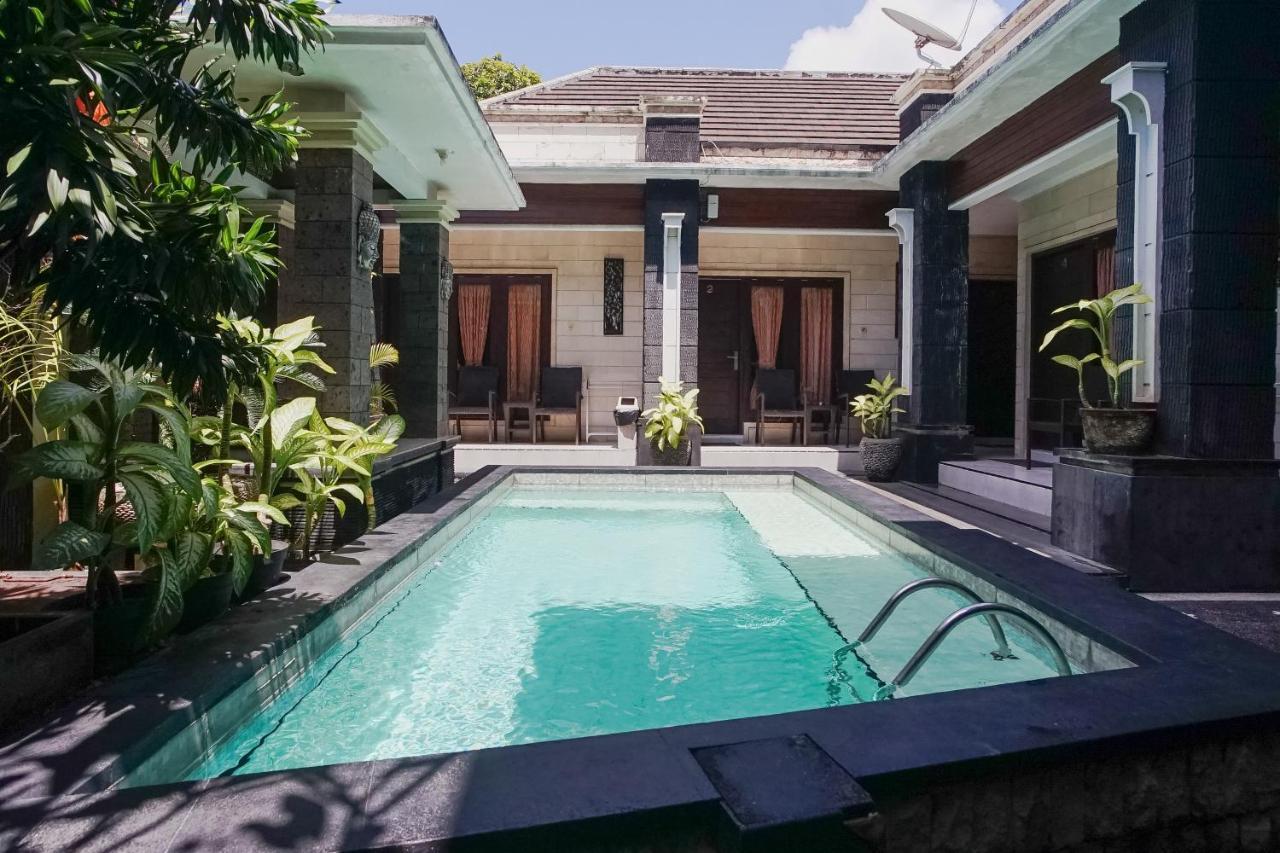 Denays Guesthouse Jimbaran Exterior photo