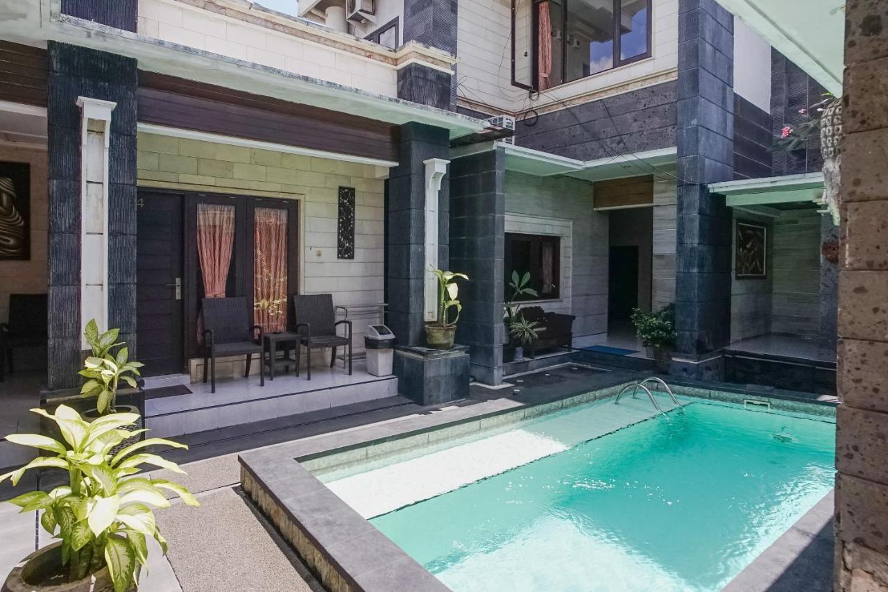 Denays Guesthouse Jimbaran Exterior photo